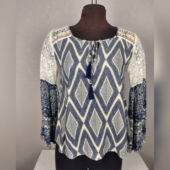Flying Tomato lace bell sleeve boho top Small - Picture 9 of 10